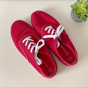 AMERICAN EAGLE Red Lace Up Sneakers Kids4/Womens6